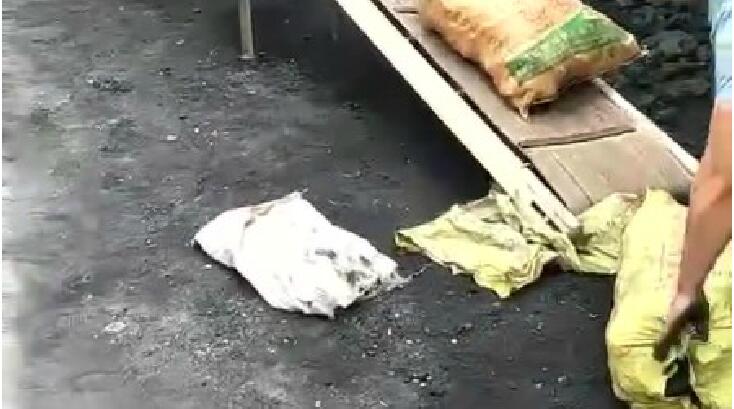煤炭移動(dòng)式折疊輸送機(jī)、煤炭給料機(jī)、上料機(jī)