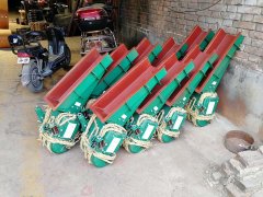 現(xiàn)貨供應(yīng)各種型號(hào)電磁振動(dòng)給料機(jī)、GZ電磁給料機(jī)、礦用電磁振動(dòng)給